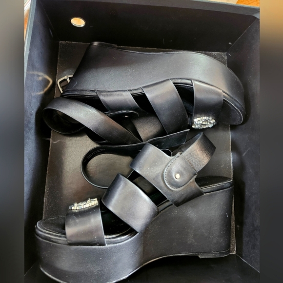 59. RUDSAK SANDLES - Picture 1 of 4